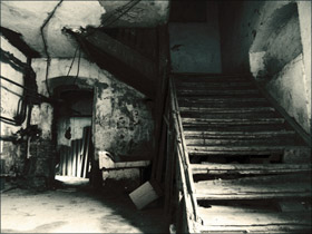 Внутри жилого дома в Махачкале. photosight.ru (с) Внутри жилого дома в Махачкале. photosight.ru (с)