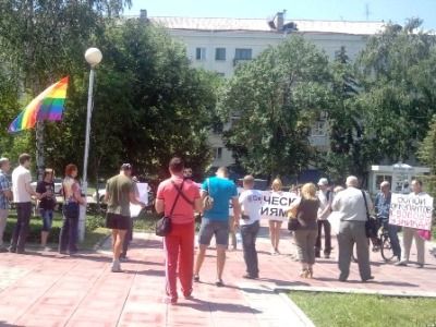 Пикет "Против палачей" в Самаре. Фото Павла Валерина. Пикет "Против палачей" в Самаре. Фото Павла Валерина.