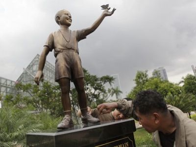 Барак Обама, памятник. Фото из блога eyra-0501.livejournal.com Барак Обама, памятник. Фото из блога eyra-0501.livejournal.com